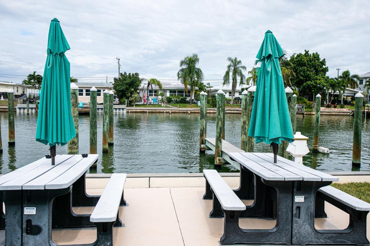 Bayside Inn And Marina トレジャー・アイランド エクステリア 写真